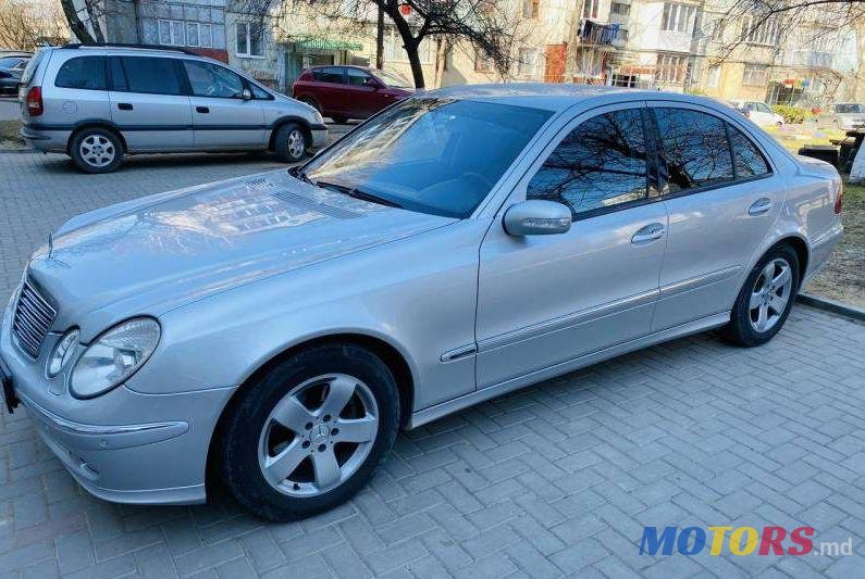 2004' Mercedes-Benz E photo #2