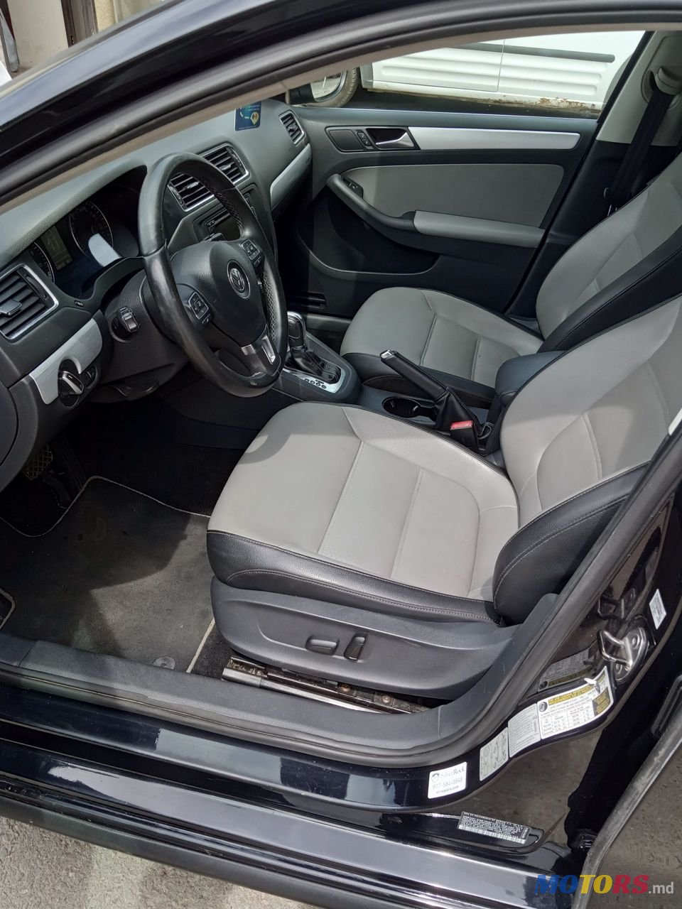 2012' Volkswagen Jetta photo #4