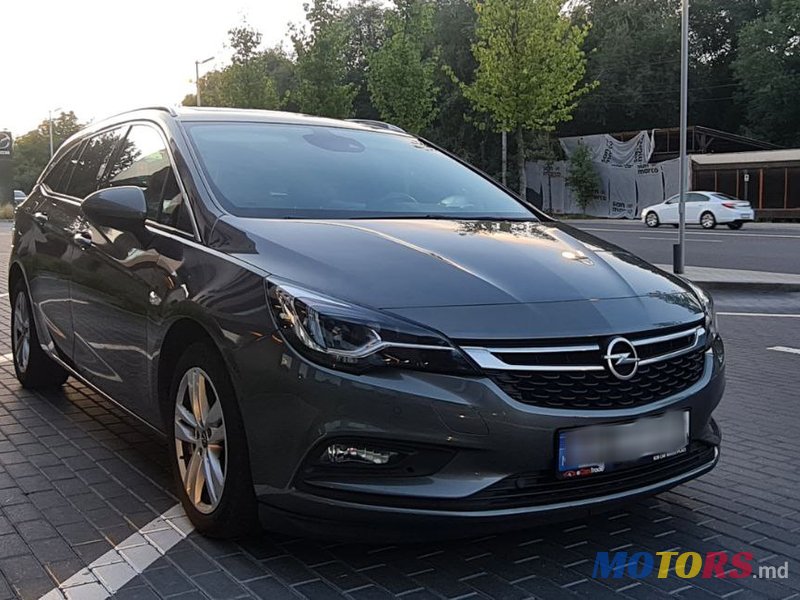 2017' Opel Astra photo #2