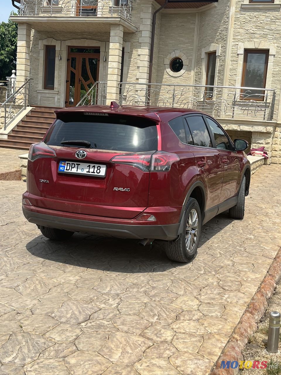 2018' Toyota RAV4 photo #1