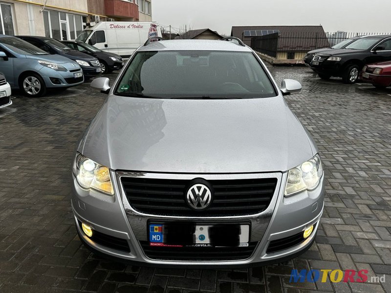 2009' Volkswagen Passat photo #3