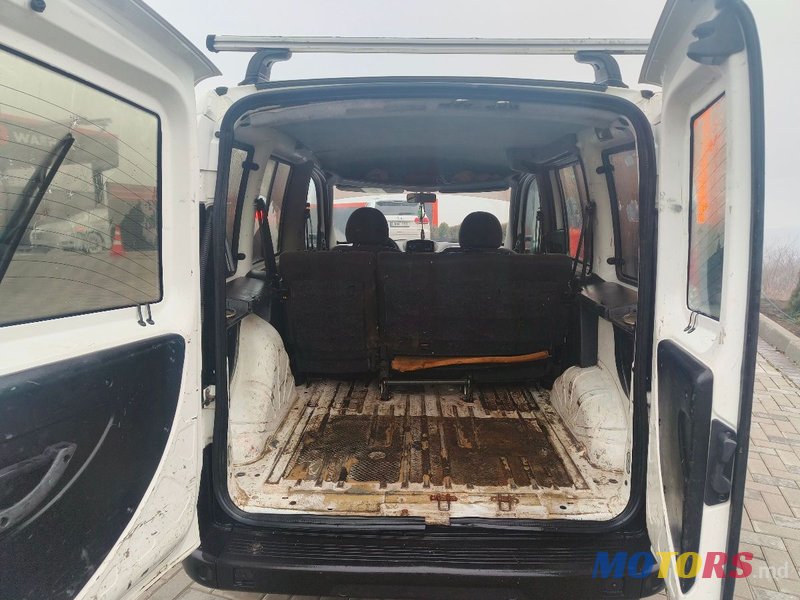 2009' Fiat Doblo photo #2