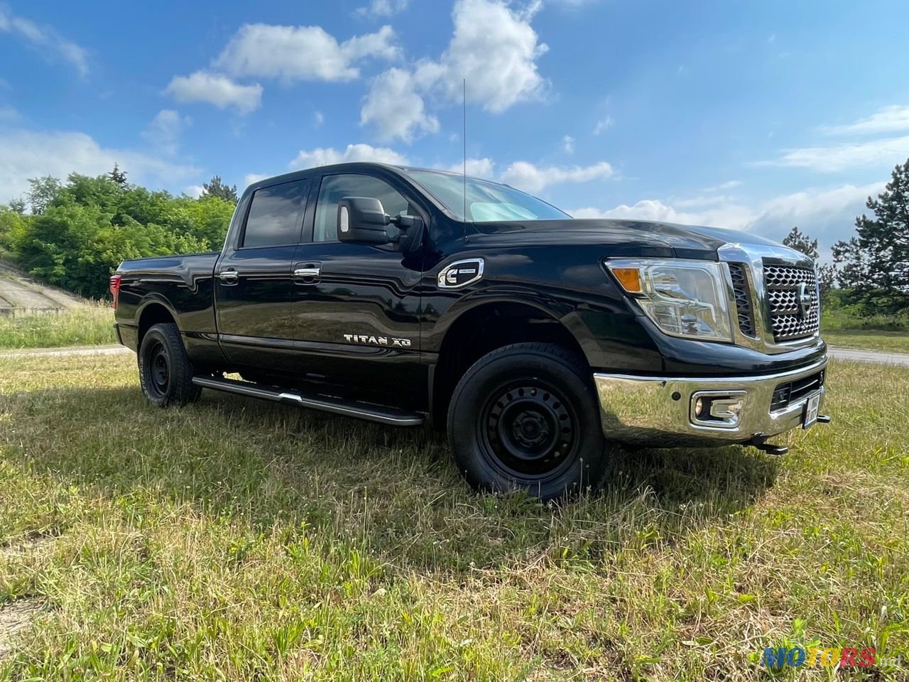 2016' Nissan Titan photo #5