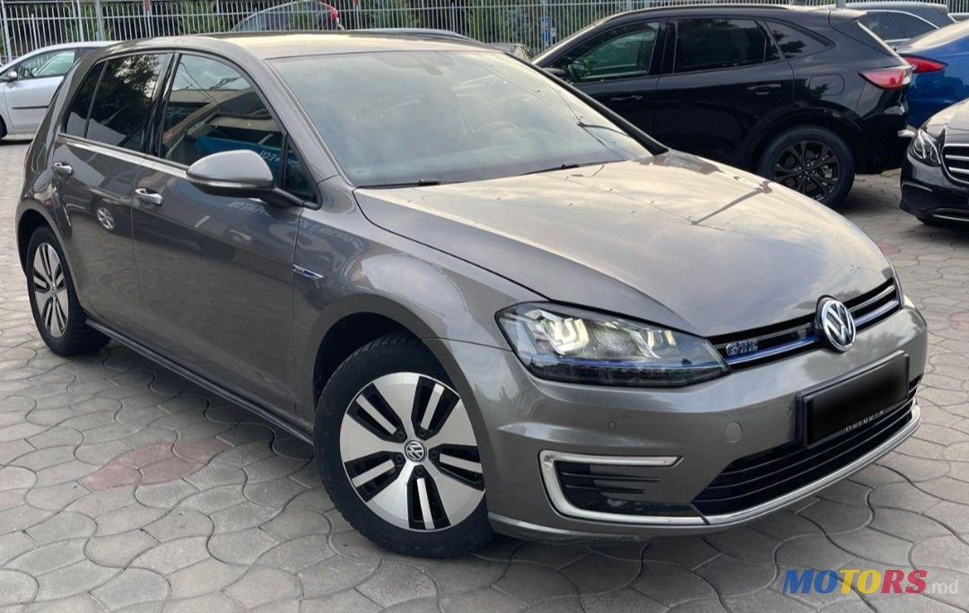 2015' Volkswagen Golf photo #1