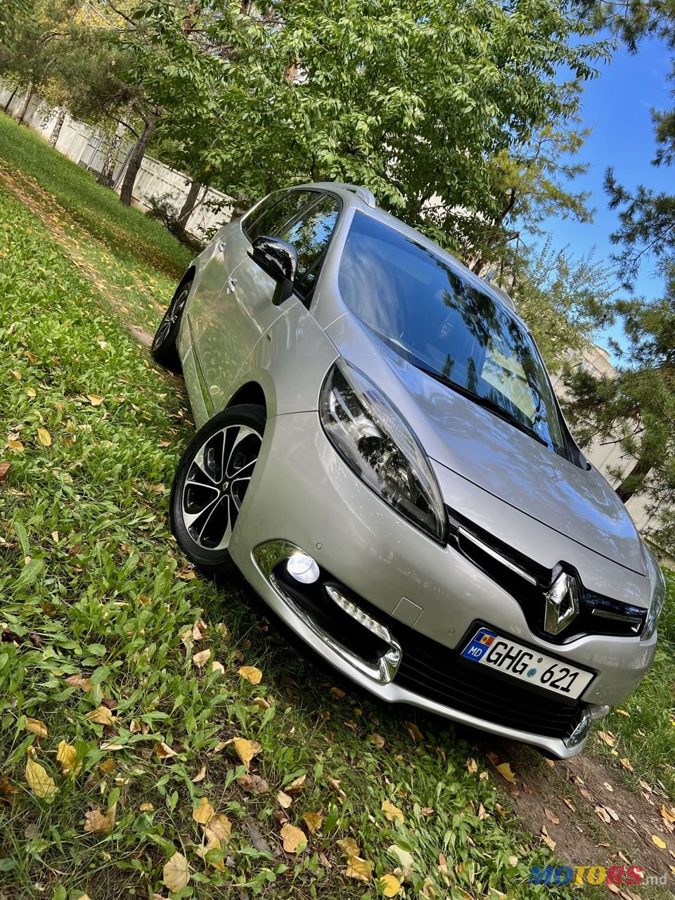 2014' Renault Grand Scenic photo #1
