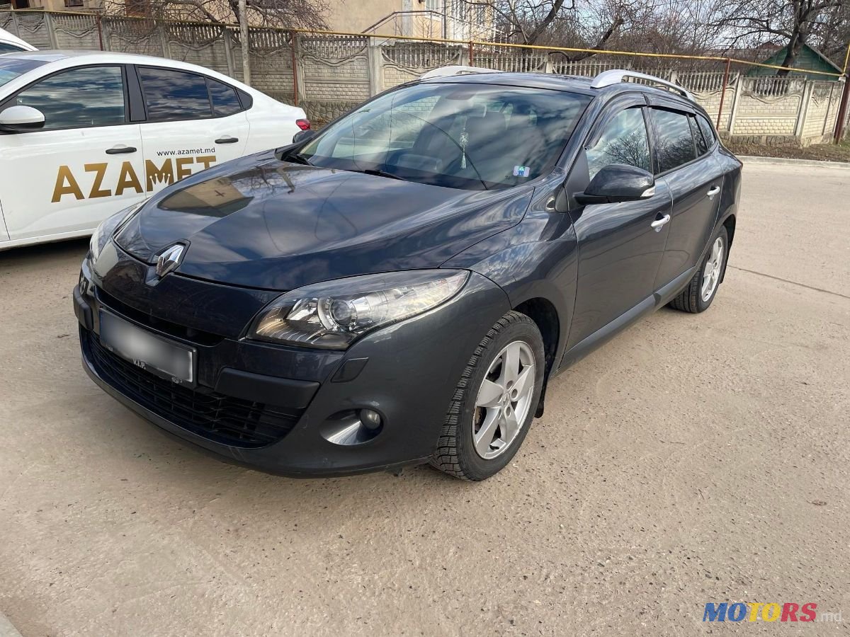 2011' Renault Megane photo #5