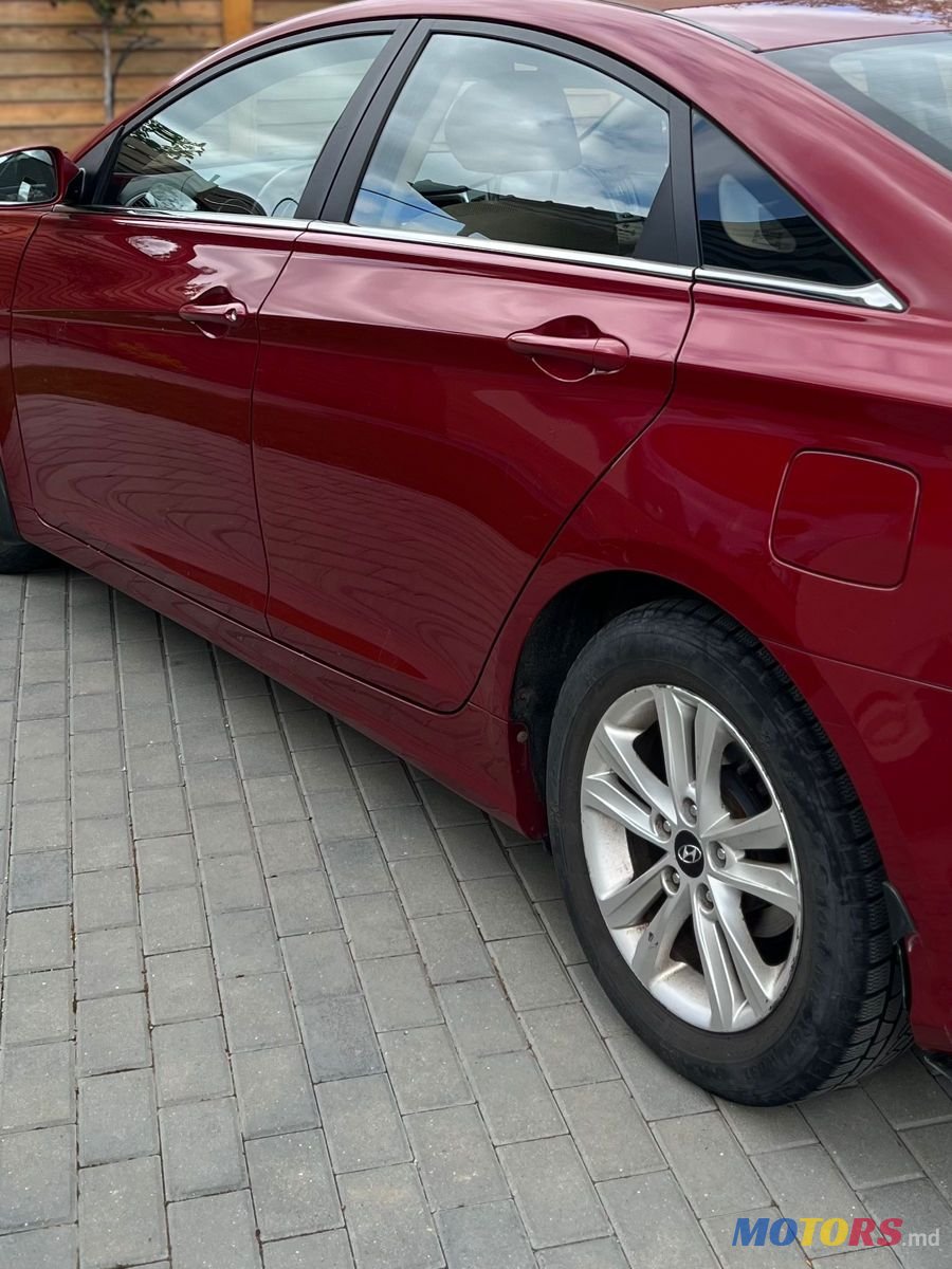 2011' Hyundai Sonata photo #5