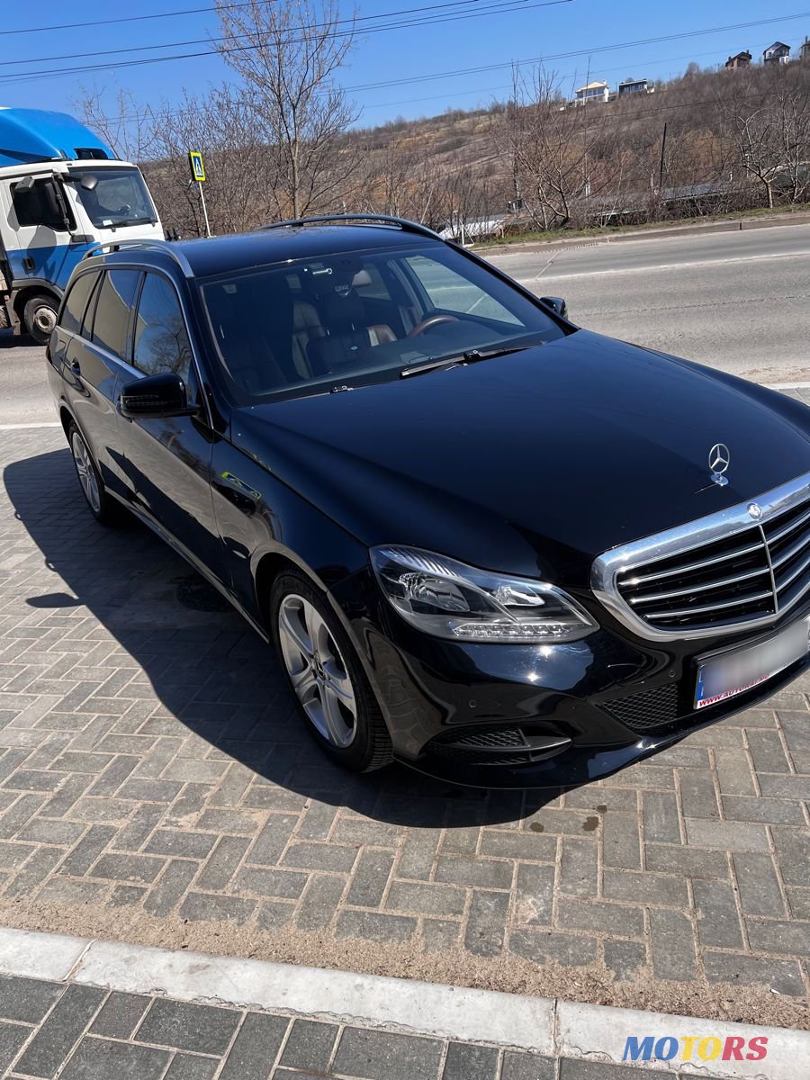 2015' Mercedes-Benz E-Class photo #2