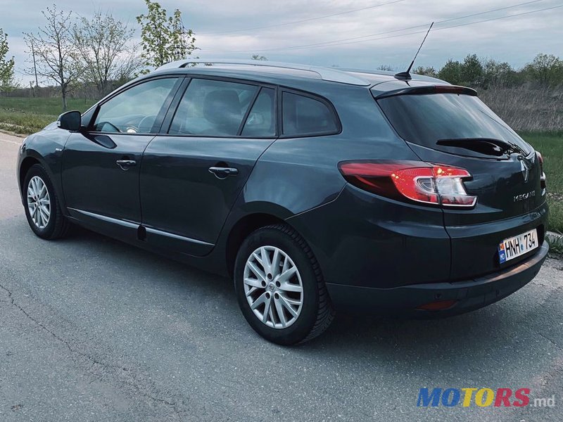 2013' Renault Megane photo #2