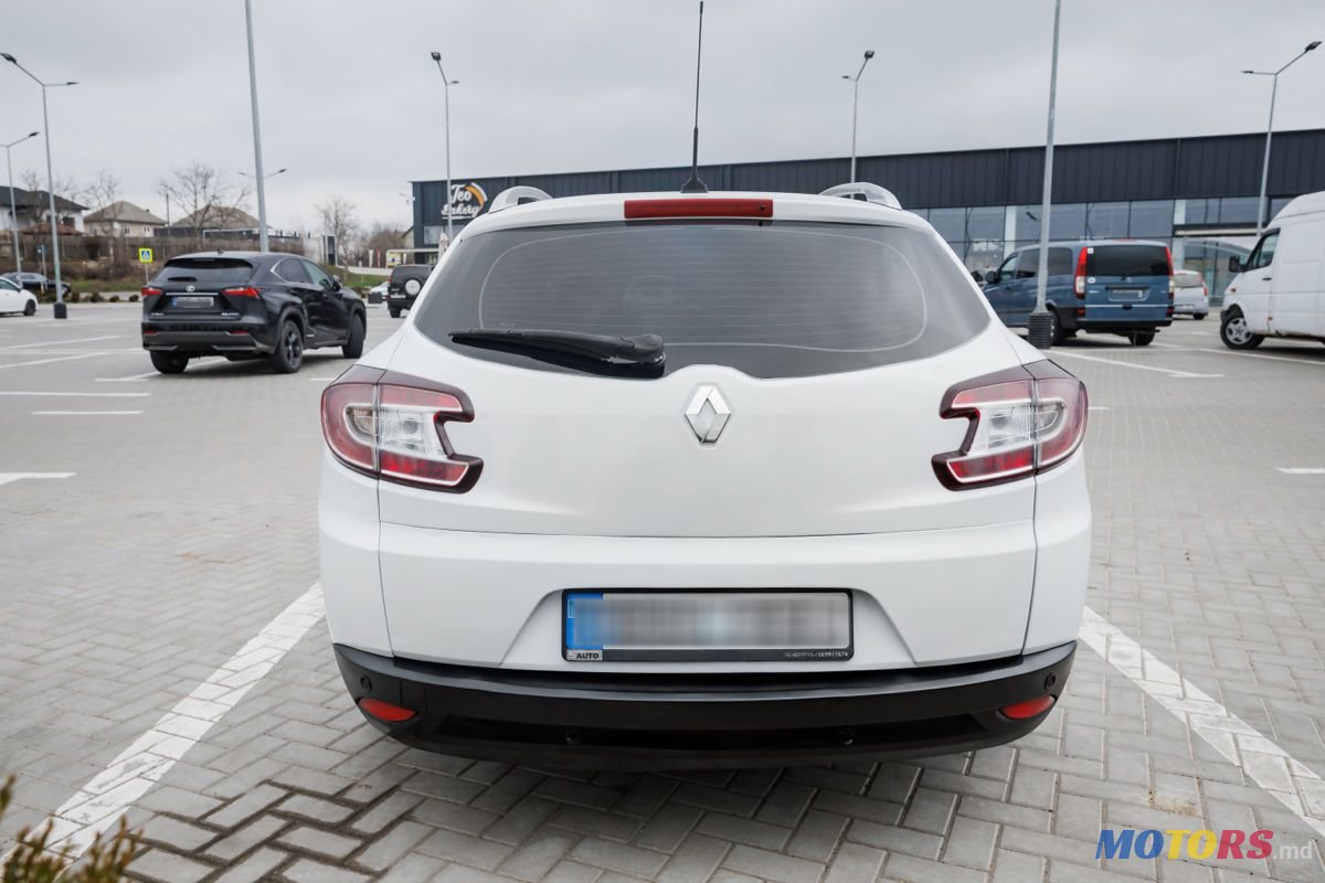 2010' Renault Megane photo #5