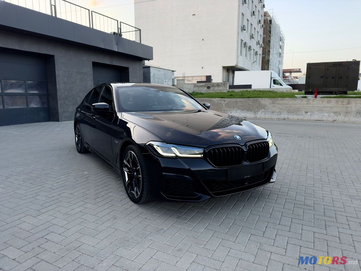 2021' BMW 5 Series photo #2