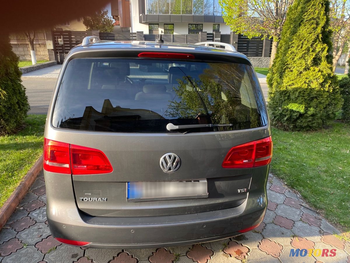 2014' Volkswagen Touran photo #4