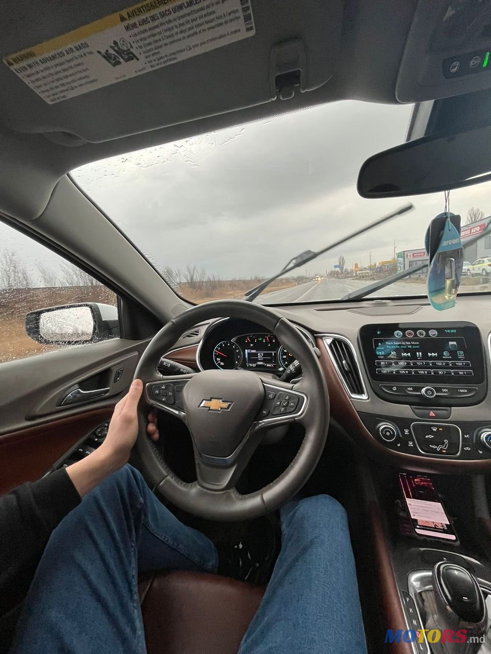 2016' Chevrolet Malibu photo #2