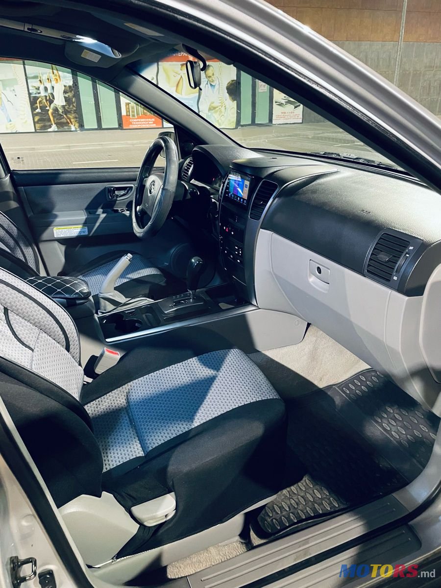 2005' Kia Sorento photo #5