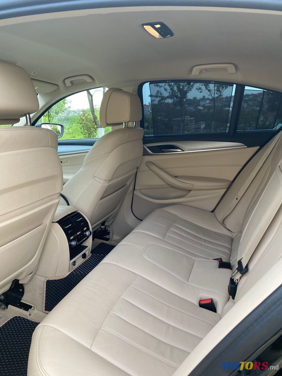 2017' BMW 5 Series photo #2