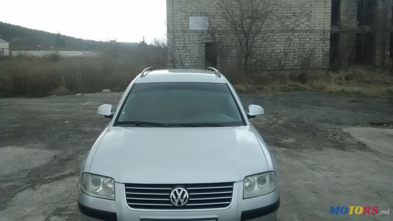 2004' Volkswagen Passat photo #1