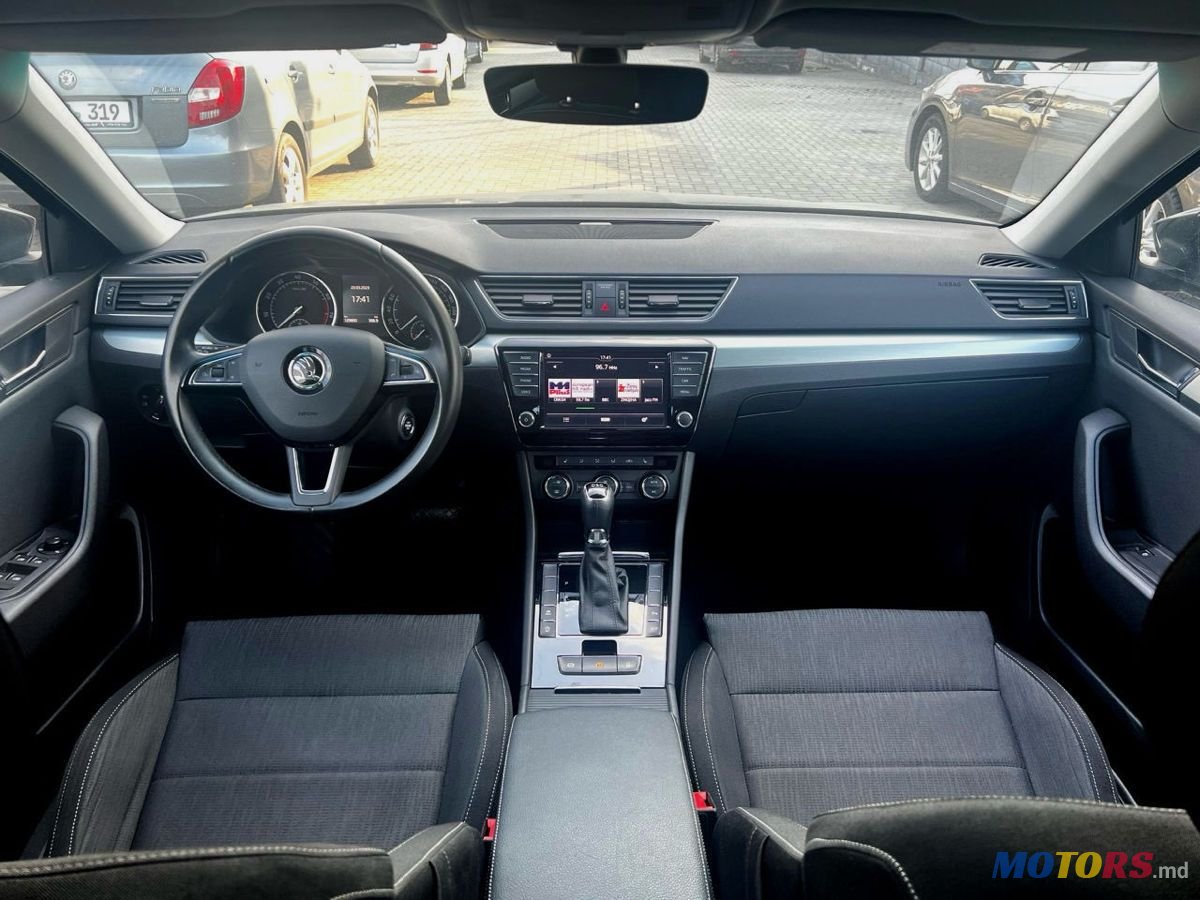 2016' Skoda Superb photo #4