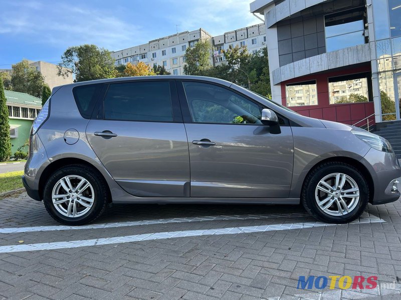 2012' Renault Scenic photo #3