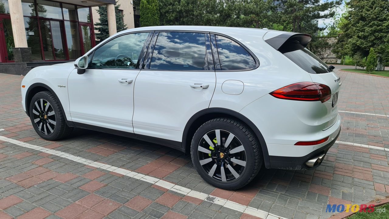 2015' Porsche Cayenne photo #4