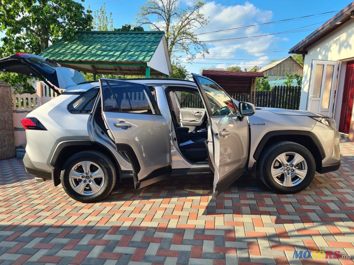 2021' Toyota RAV4 photo #4