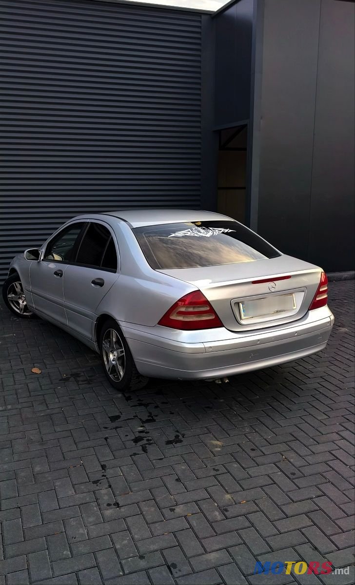 2002' Mercedes-Benz C-Class photo #2