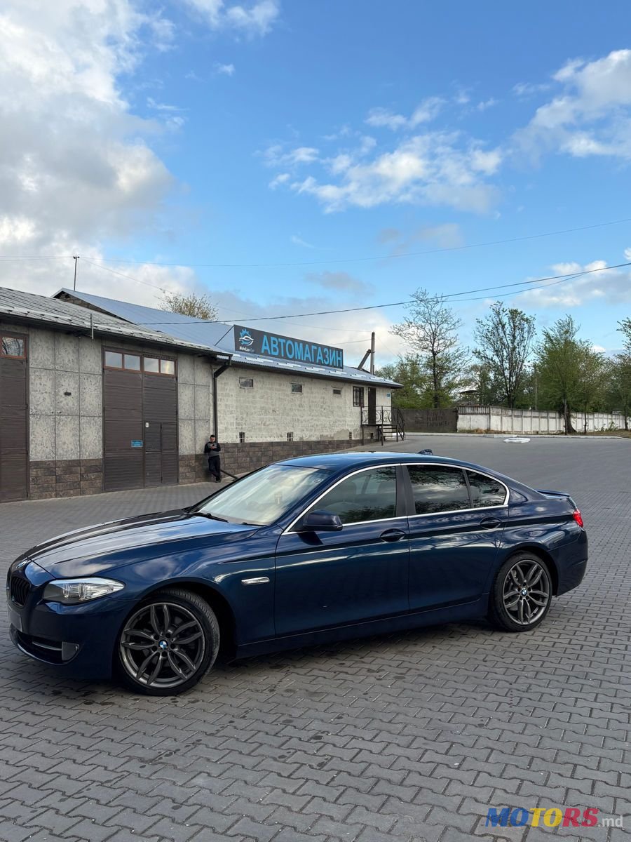 2012' BMW 5 Series photo #2