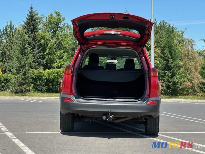 2013' Toyota RAV4 photo #5