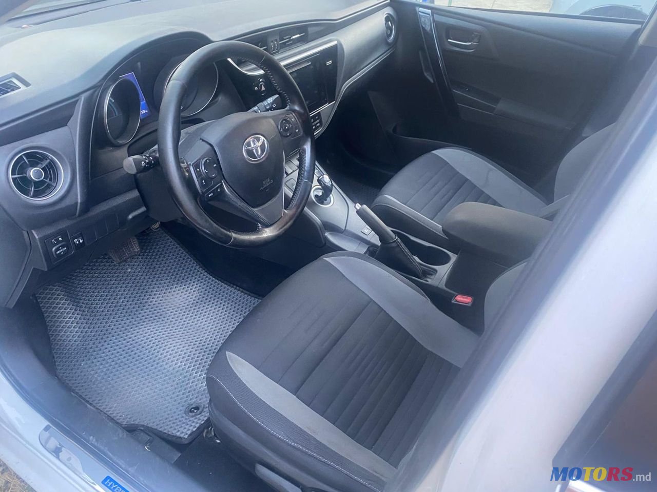 2016' Toyota Auris photo #3