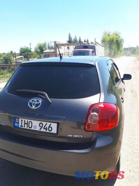 2009' Toyota Auris photo #2