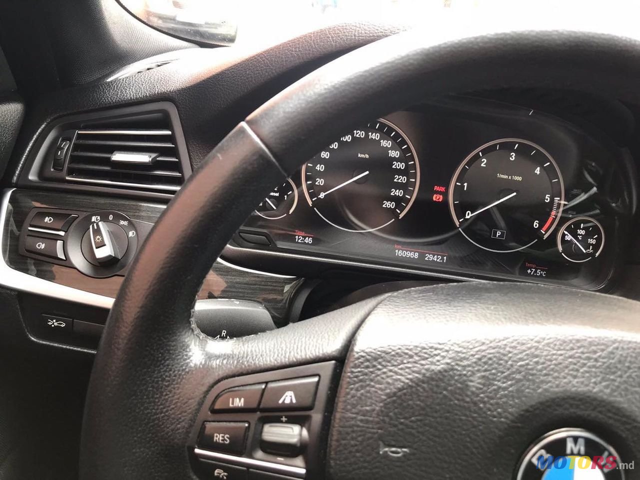 2012' BMW 5 Series photo #2