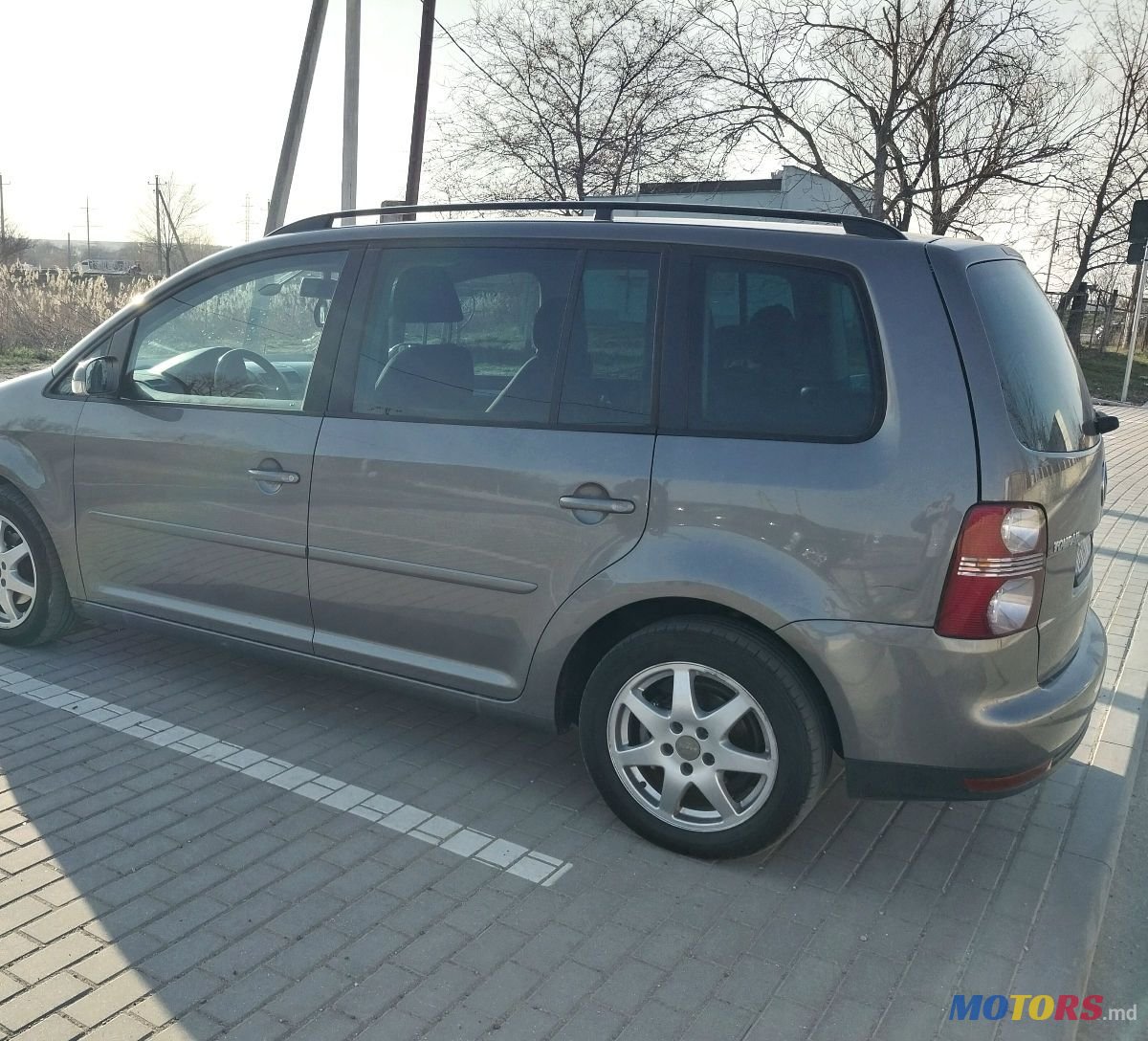 2007' Volkswagen Touran photo #4