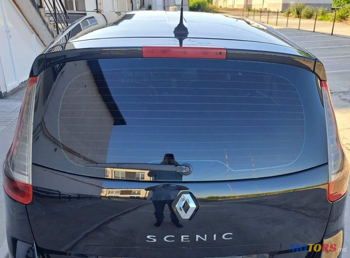 2012' Renault Grand Scenic photo #2