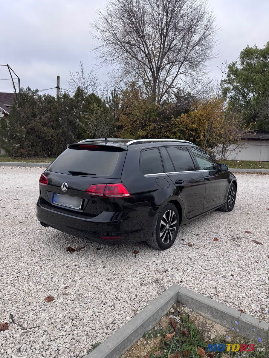 2017' Volkswagen Golf photo #5