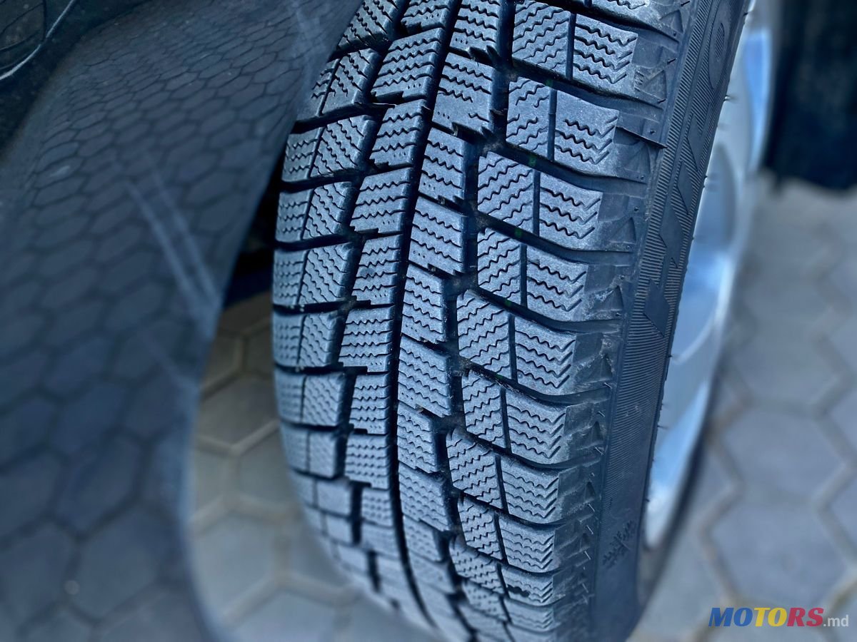 2016' Volkswagen Polo photo #4