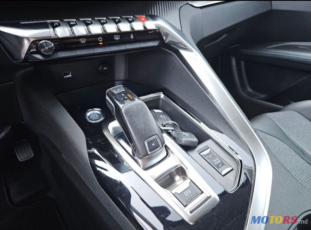 2021' Peugeot 3008 photo #6