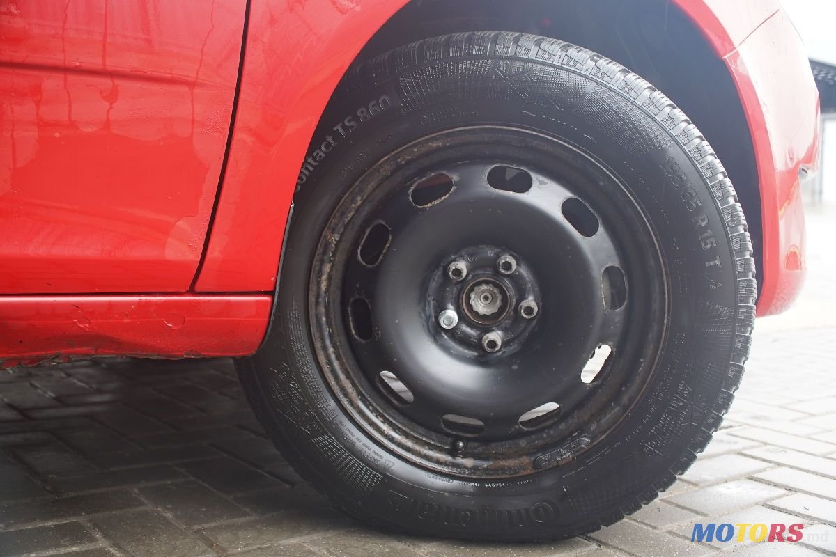 2013' Skoda Fabia photo #2