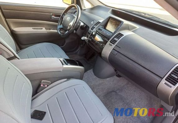 2008' Toyota Prius photo #4