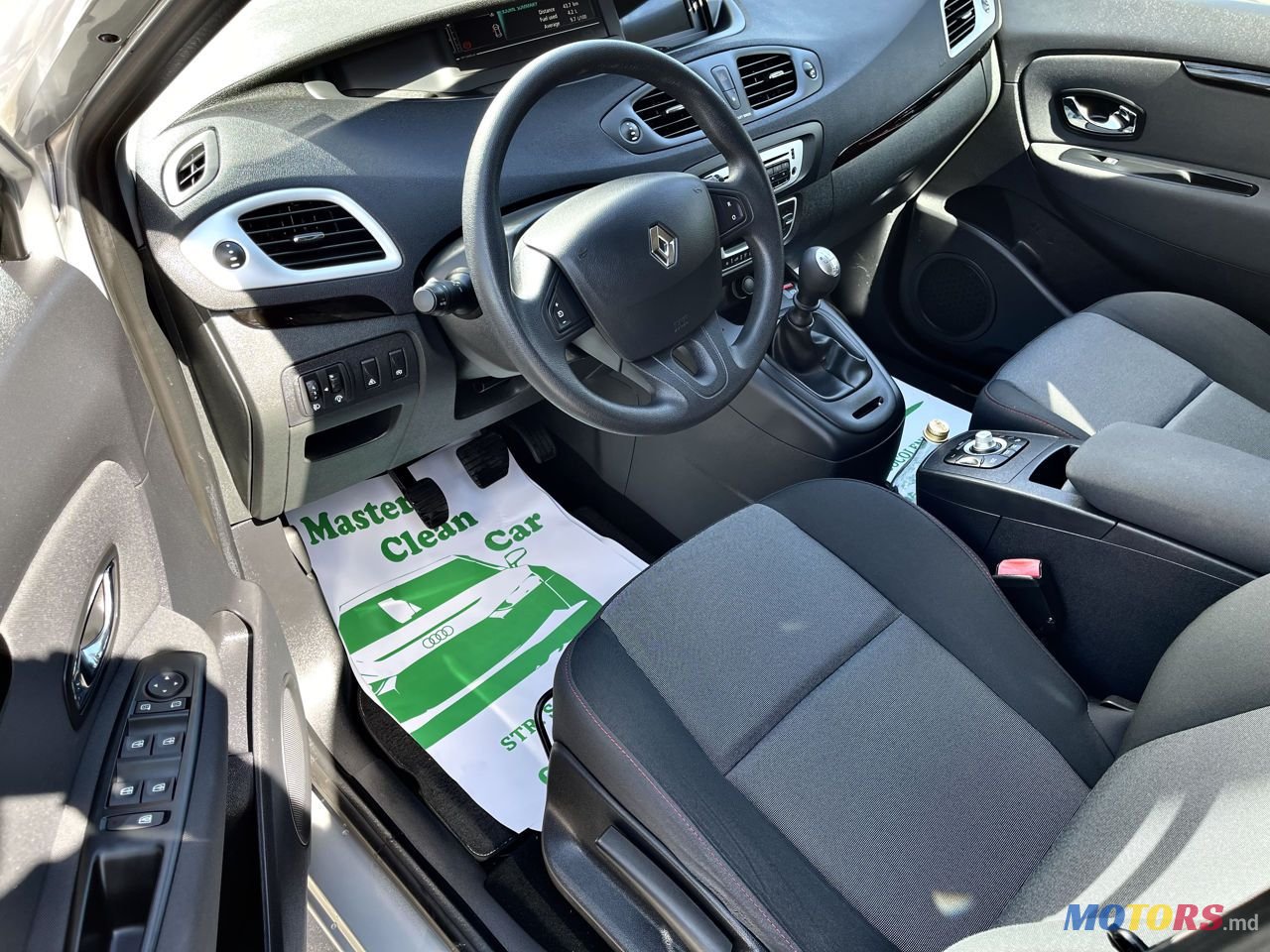 2013' Renault Grand Scenic photo #4