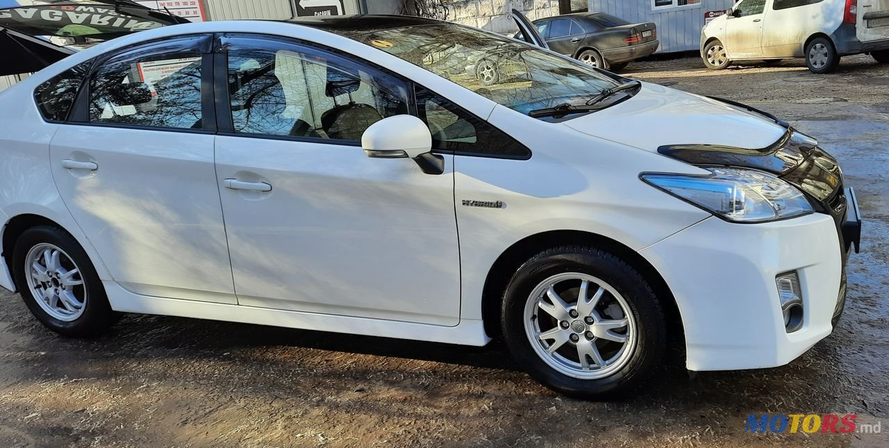 2011' Toyota Prius photo #6