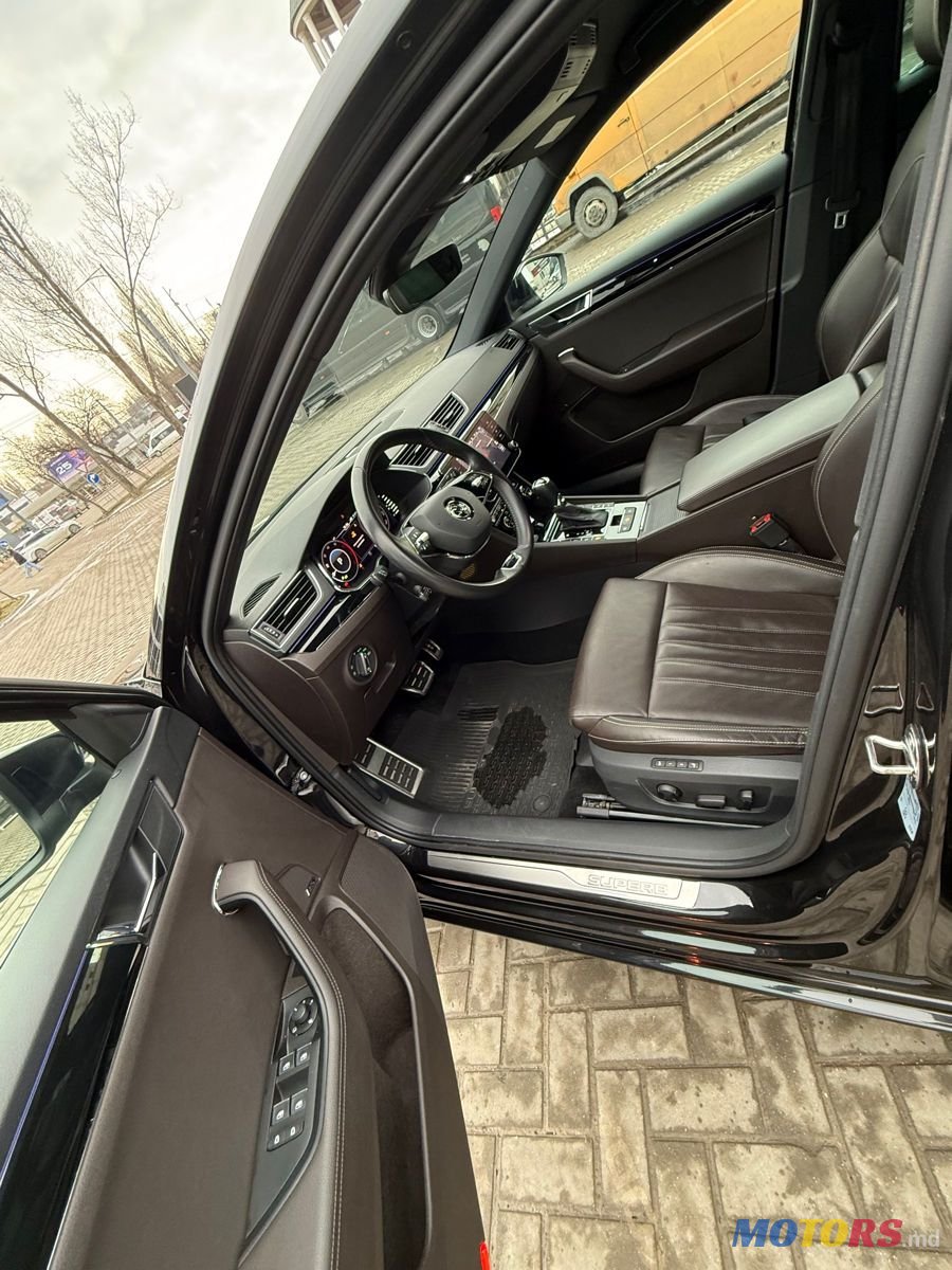 2020' Skoda Superb photo #5