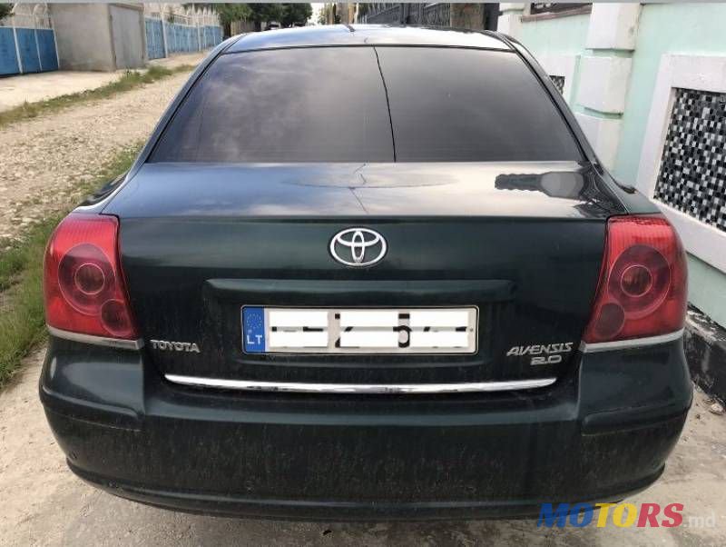 2004' Toyota Avensis photo #2