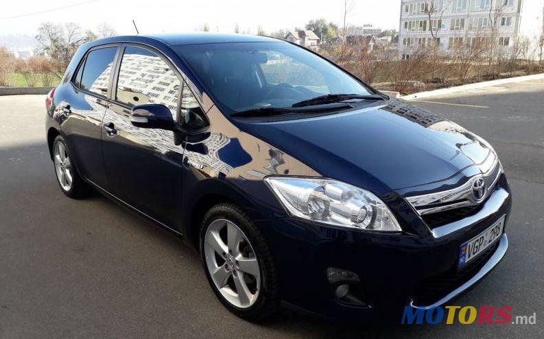 2011' Toyota Auris photo #3