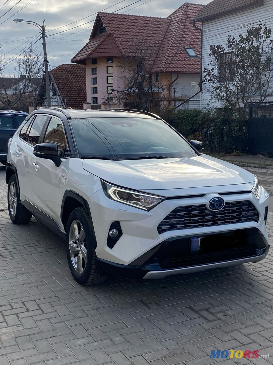 2019' Toyota RAV4 photo #2
