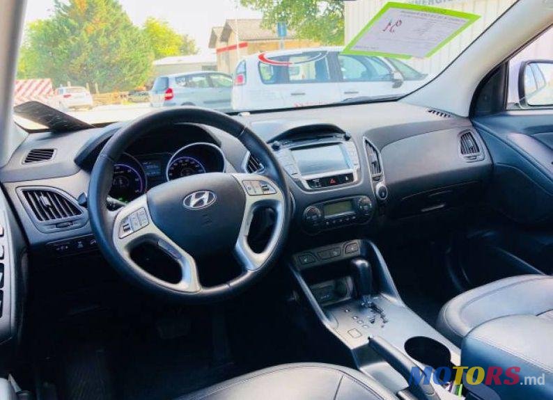 2012' Hyundai ix35 photo #1