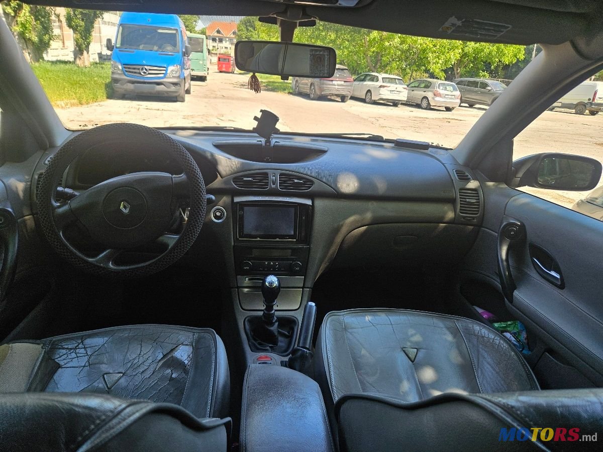 2004' Renault Laguna photo #6