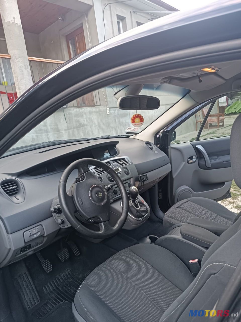 2006' Renault Grand Scenic photo #3