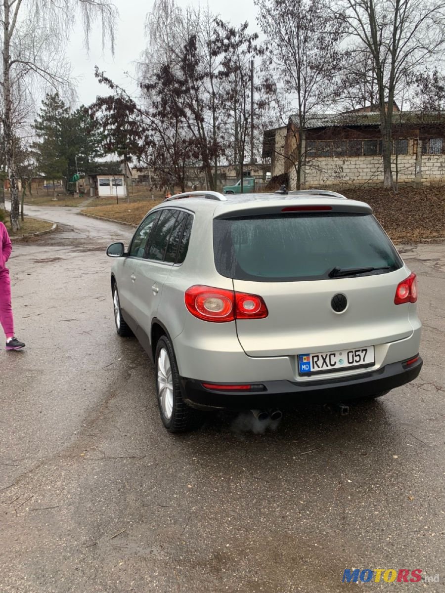 2009' Volkswagen Tiguan photo #6