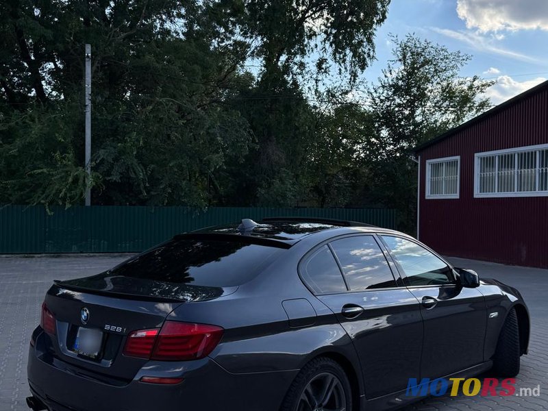 2012' BMW 5 Series photo #4
