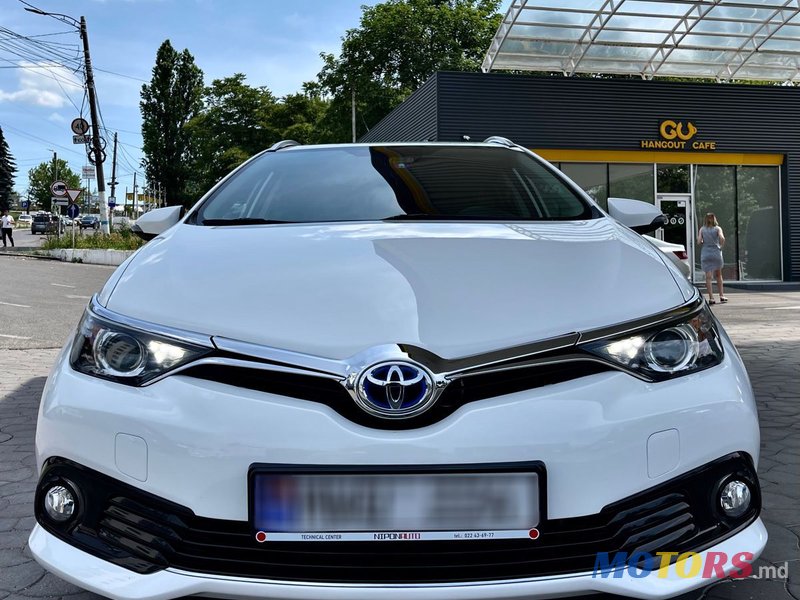 2016' Toyota Auris photo #3