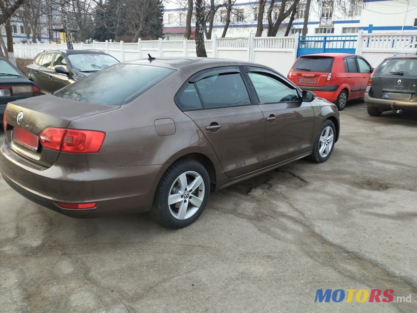 2011' Volkswagen Jetta photo #4